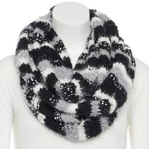 Cuddl Duds Womens Black White Striped Soft Chunky Knit Infinity Scarf New